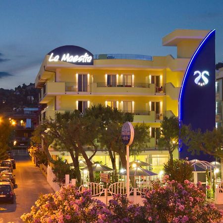 Hotel La Maestra Grottammare Exterior foto