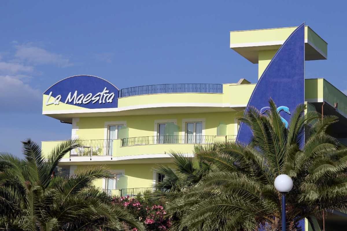 Hotel La Maestra Grottammare Exterior foto